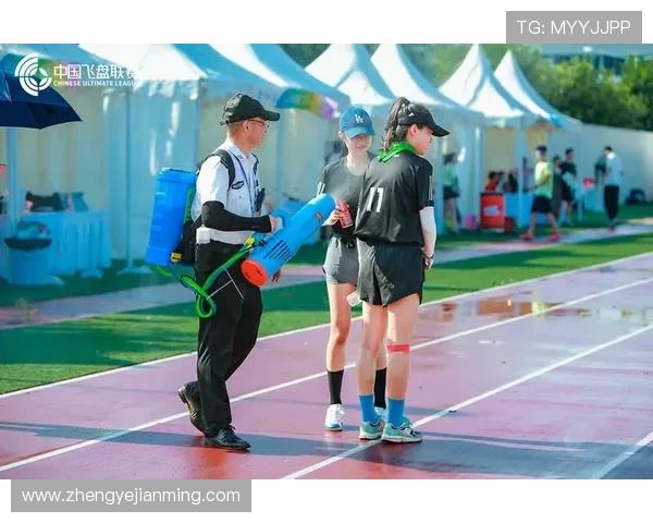 飞盘热潮席卷上海飞盘队配合创新引发广泛关注与讨论