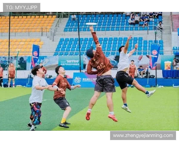 南京飞盘队团队协作能力提升显著创新高排名引发广泛关注与赞誉